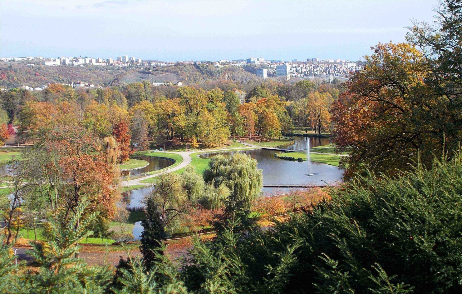 Centrální prostor Královské obory po celková rekonstrukci., ilustr. foto 2017 (foto Martin Kovář)