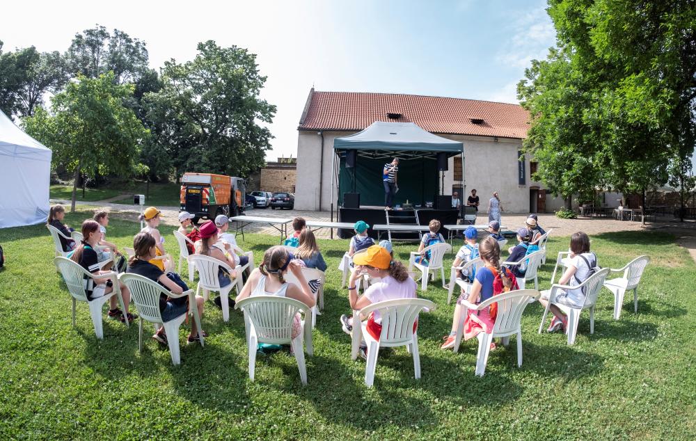 3426004_momentky z předchozích ročníků  informační kampaně Voda je život