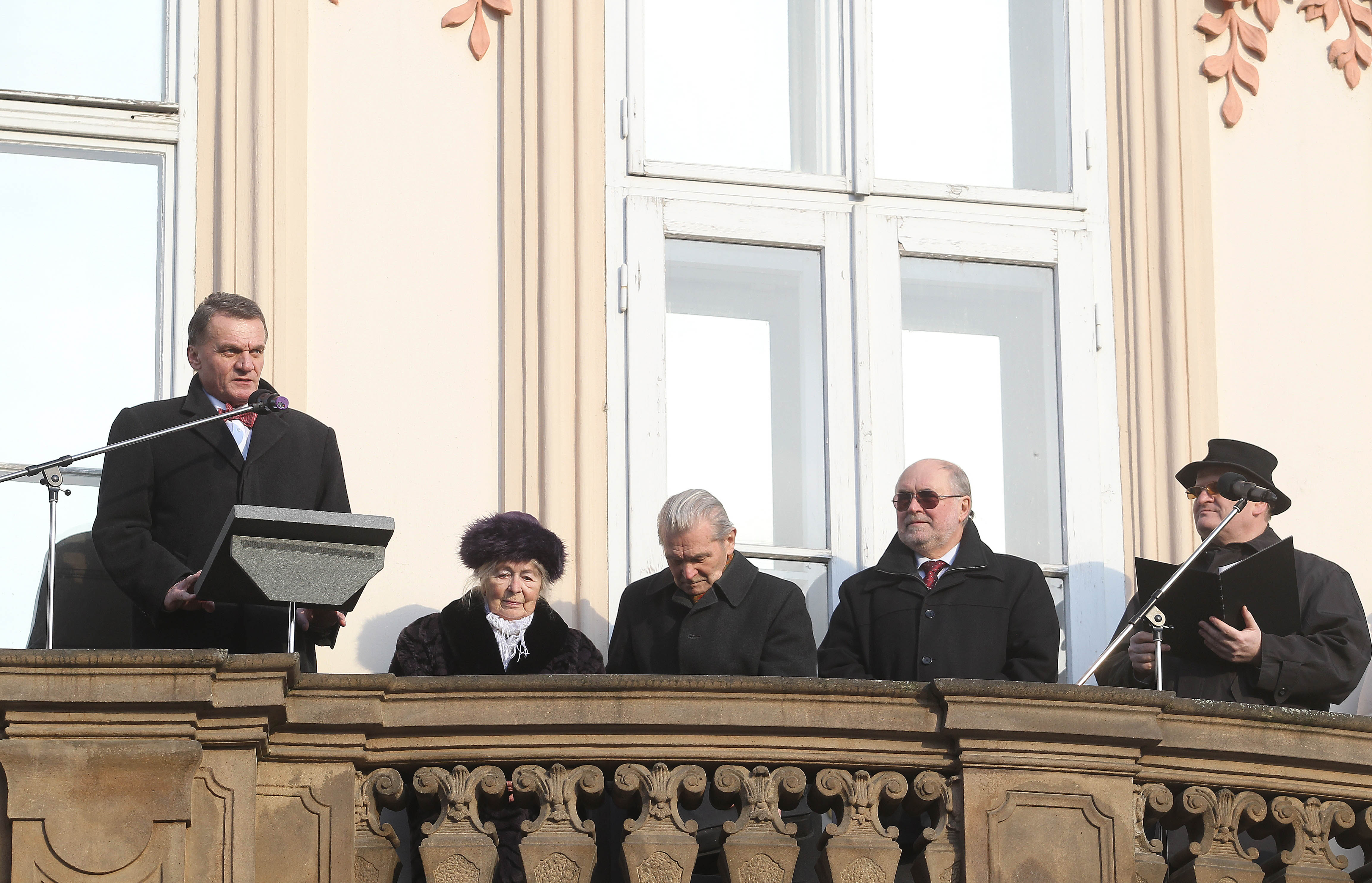 823656_Dnes byl na Staroměstském náměstí primátorem hl. m. Prahy Bohuslavem Svobodou slavnostně zahájen pátý ročník mezinárodního festivalu Mene Tekel