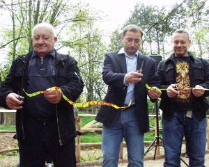 556093_26.4.08-zoo- otevření expozice hyen a lam