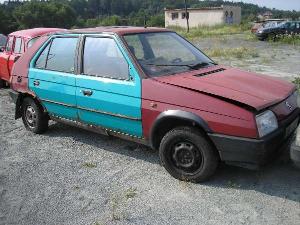 c_105_skoda_favorit_int_jpg