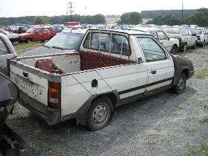 c_110_skoda_pick_up_int_jpg