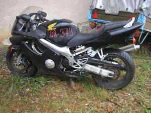 c_169_honda_cbr_bez_cerna_jpg