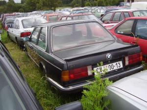 c_252_bmw_318_cvj_00_13_cr_jpg