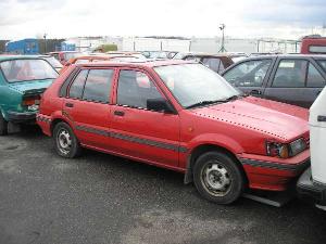 c_90_nissan_sunny_cervena_jpg