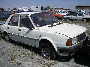 c_99_skoda_120_l_int_jpg