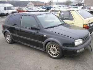 x97_vw_golf_cerna_jpg