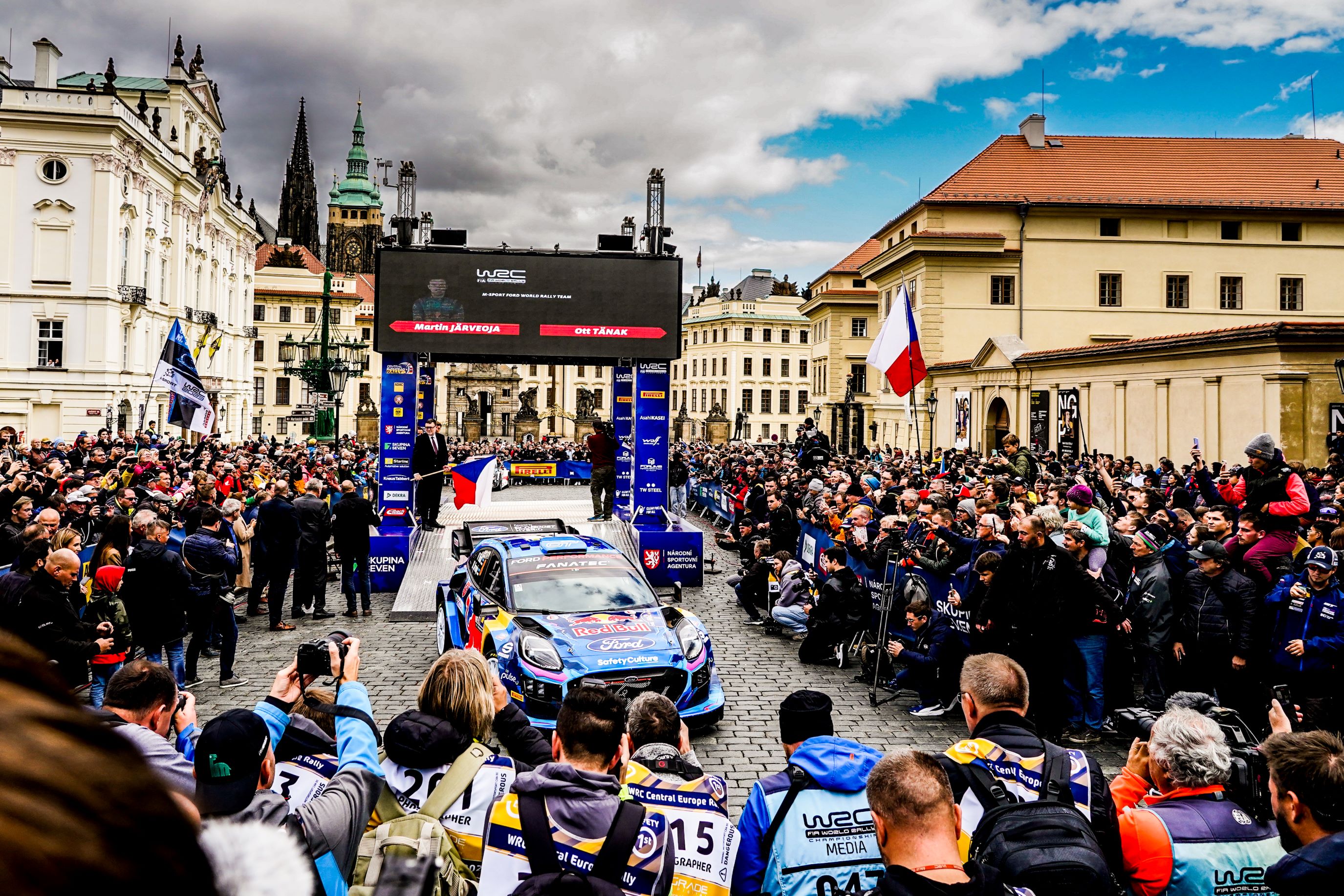 Ze slavnostního startu Central European Rally 2023