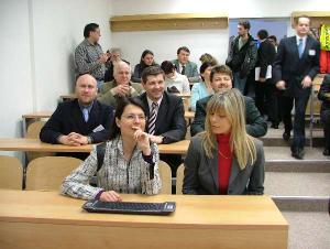 23. 2. 2006 - Radní hl. m. Prahy Jan Štrof a ministryně informatiky Dana Bérová otevřeli Centrum moderních technologií ( konferenční sál, multimediální učebna viz. fotka