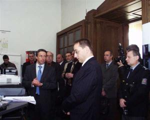 25.1.2006 - Prezentace nových webkamer a využití nových programů při identifikaci vozidel či osob se zúčastnil primátor Pavel Bém, jeho náměstek Rudolf Blažek, ředitelé o