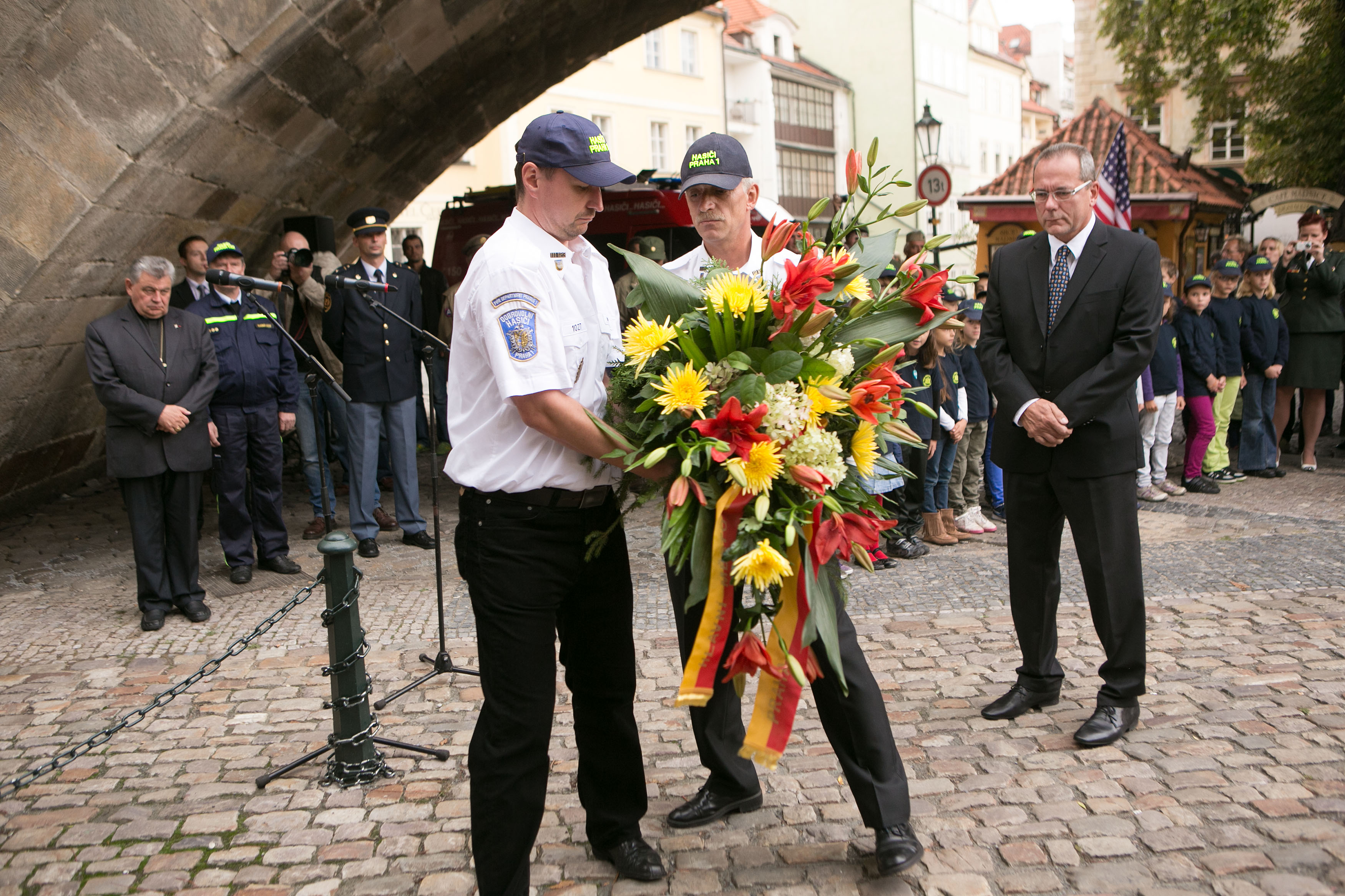 1587864_Pietní vzpomínka na hasiče a záchranáře na Kampě