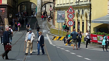 Pojďte se s námi společně projít po nábřeží a ukázat, že žije! Zdroj: http://www.nabrezizije.cz/